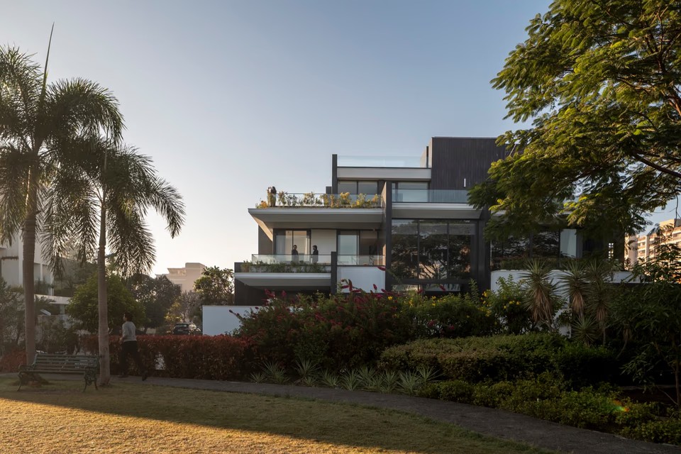 The Checkmate House