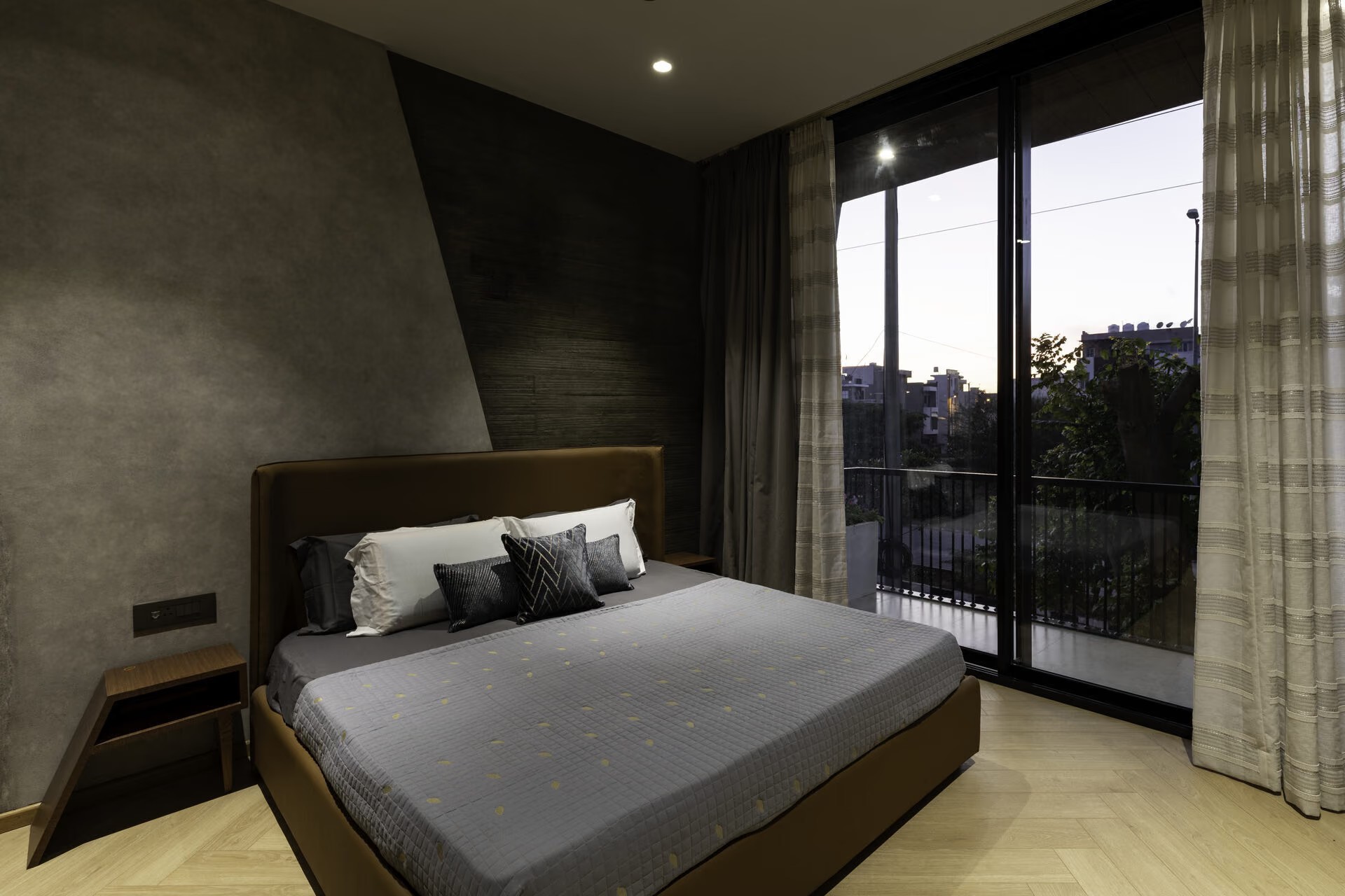 The Concrete House 33