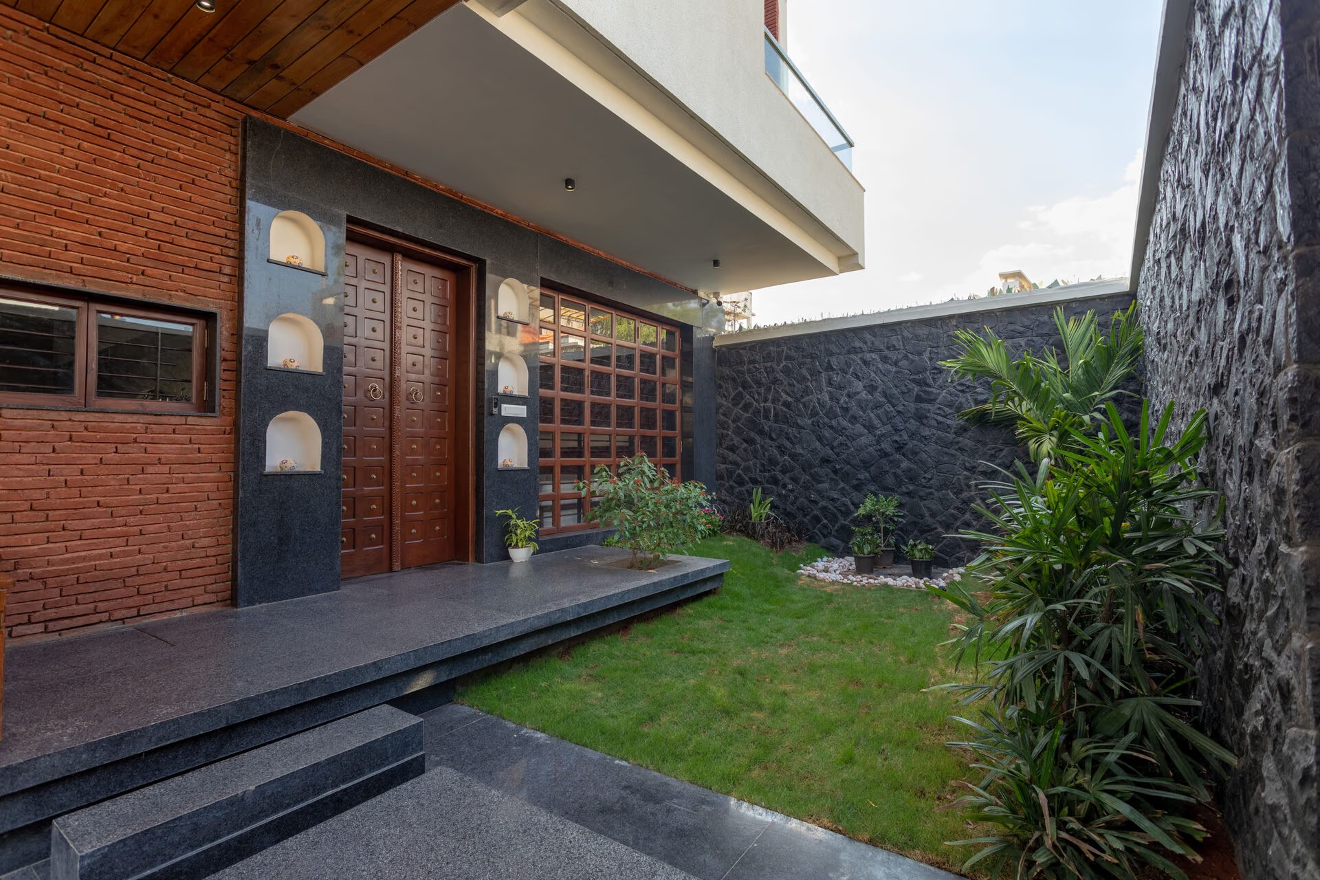 The Courtyard House 10