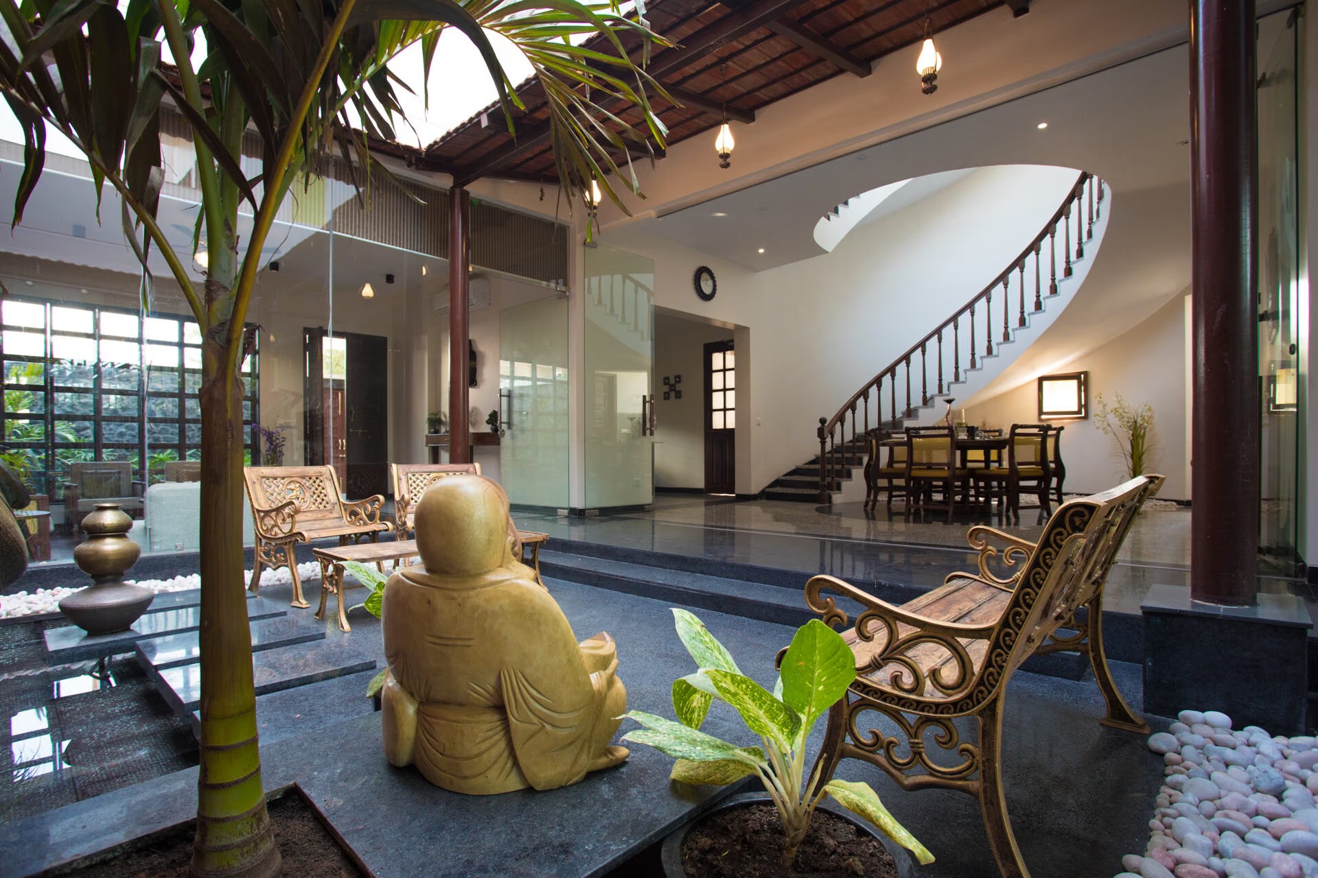The Courtyard House 15