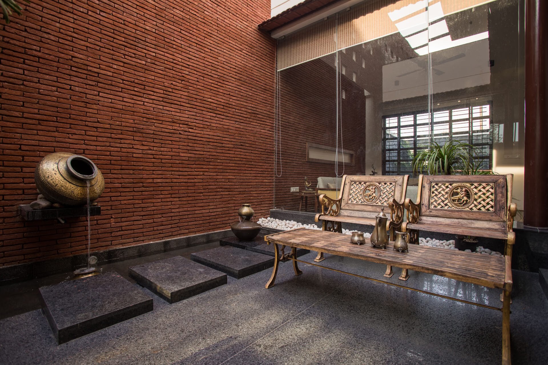 The Courtyard House 16