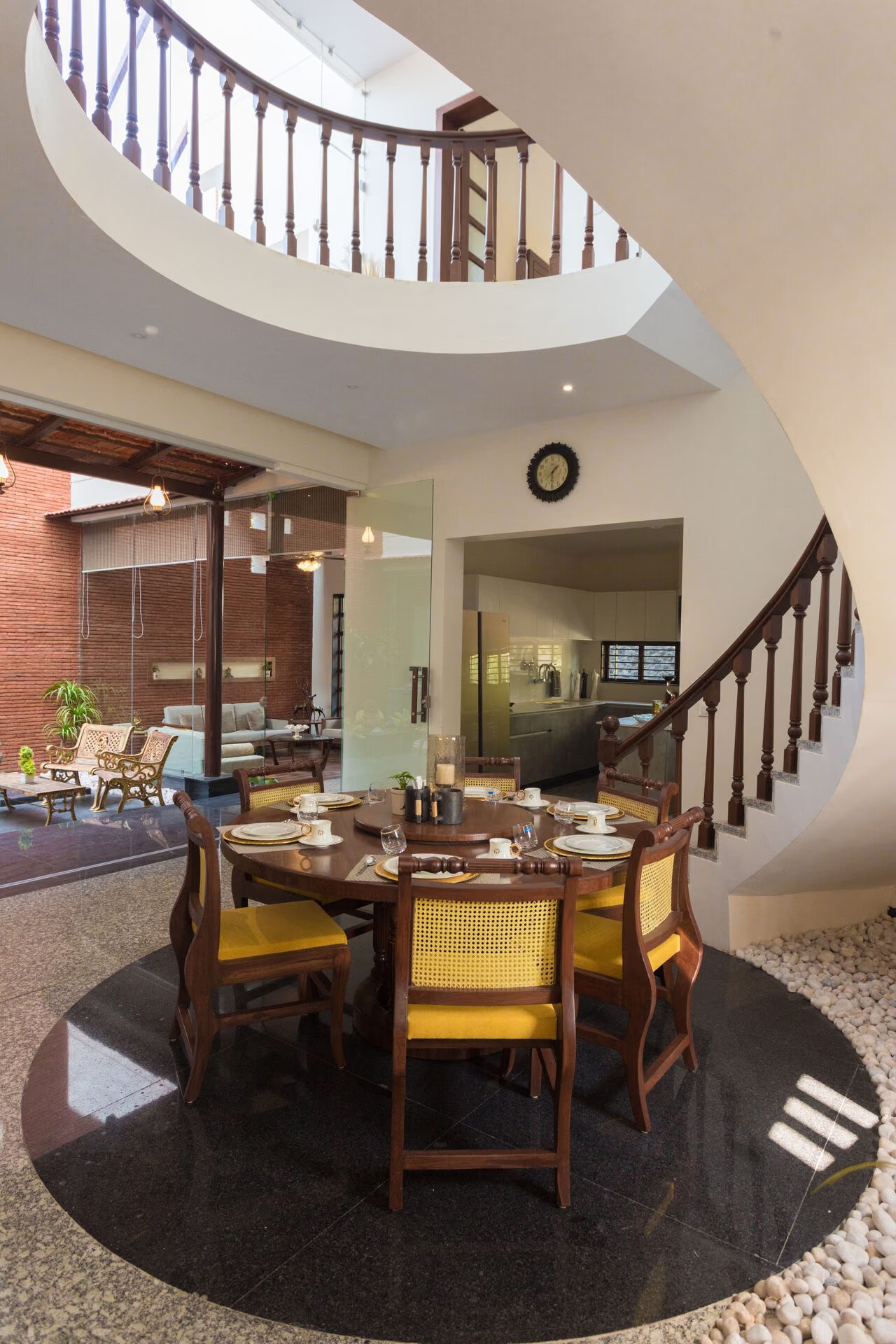 The Courtyard House 19
