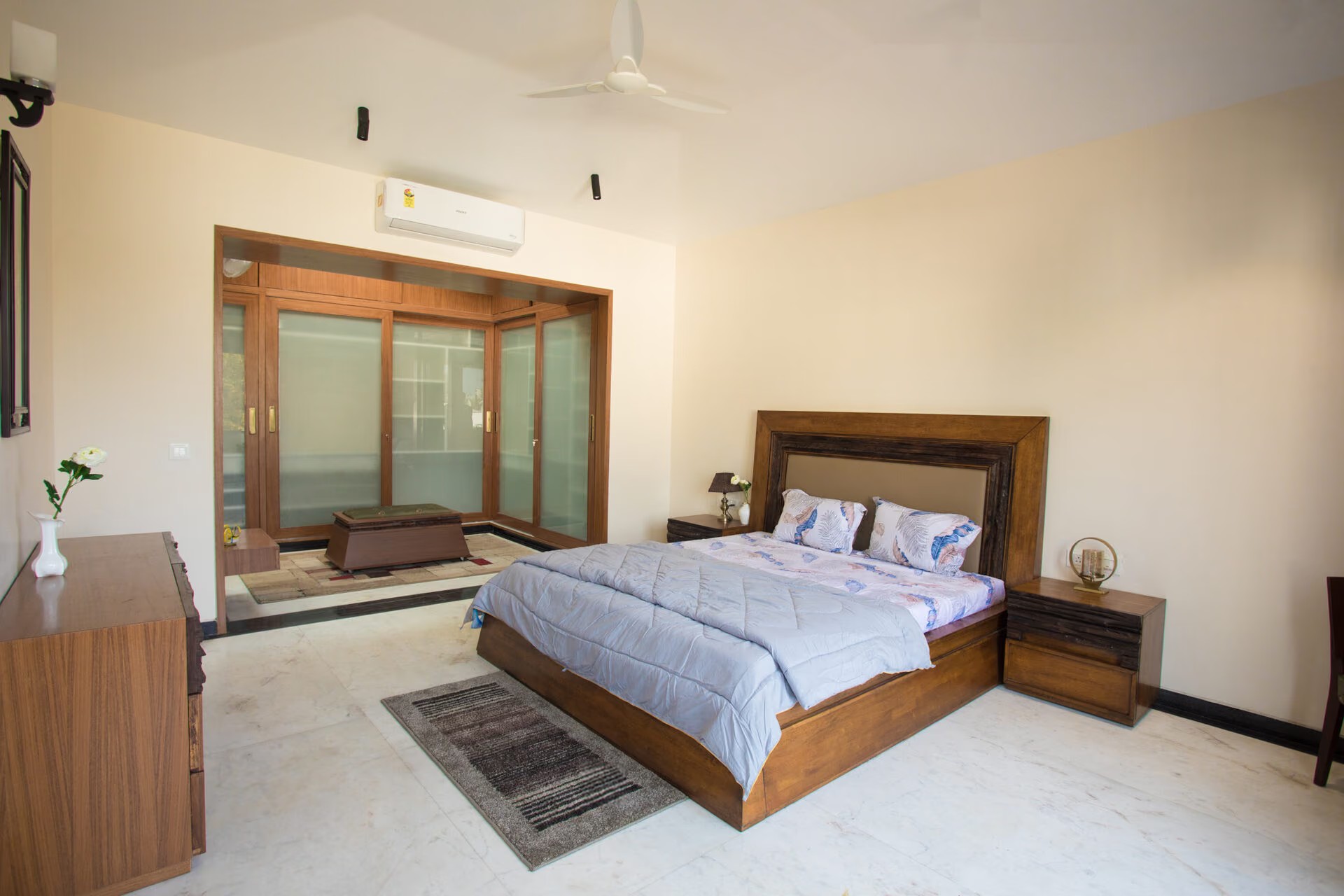 The Courtyard House 23