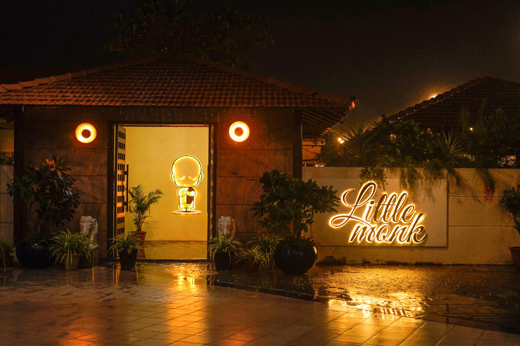 Little Monk Restaurant 11