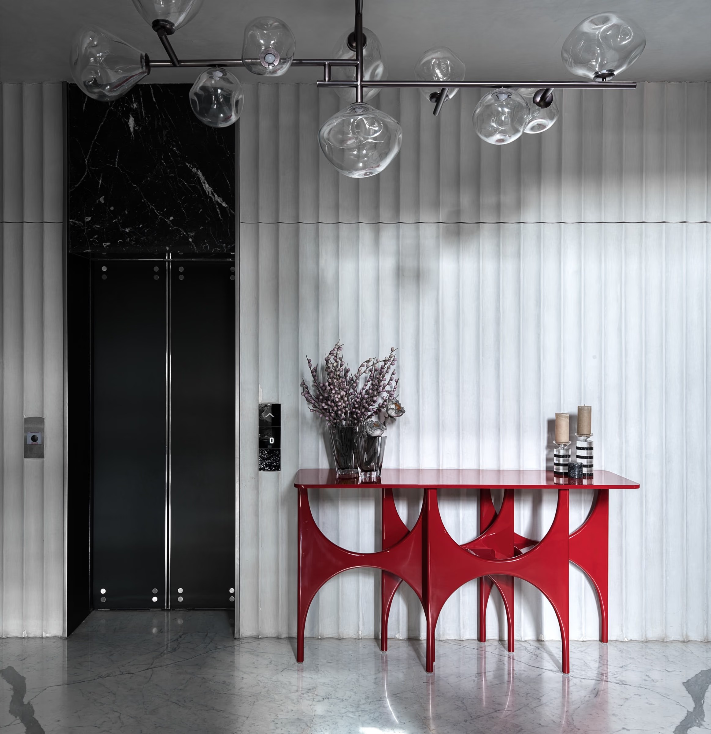 The Monochrome Rouge 33
