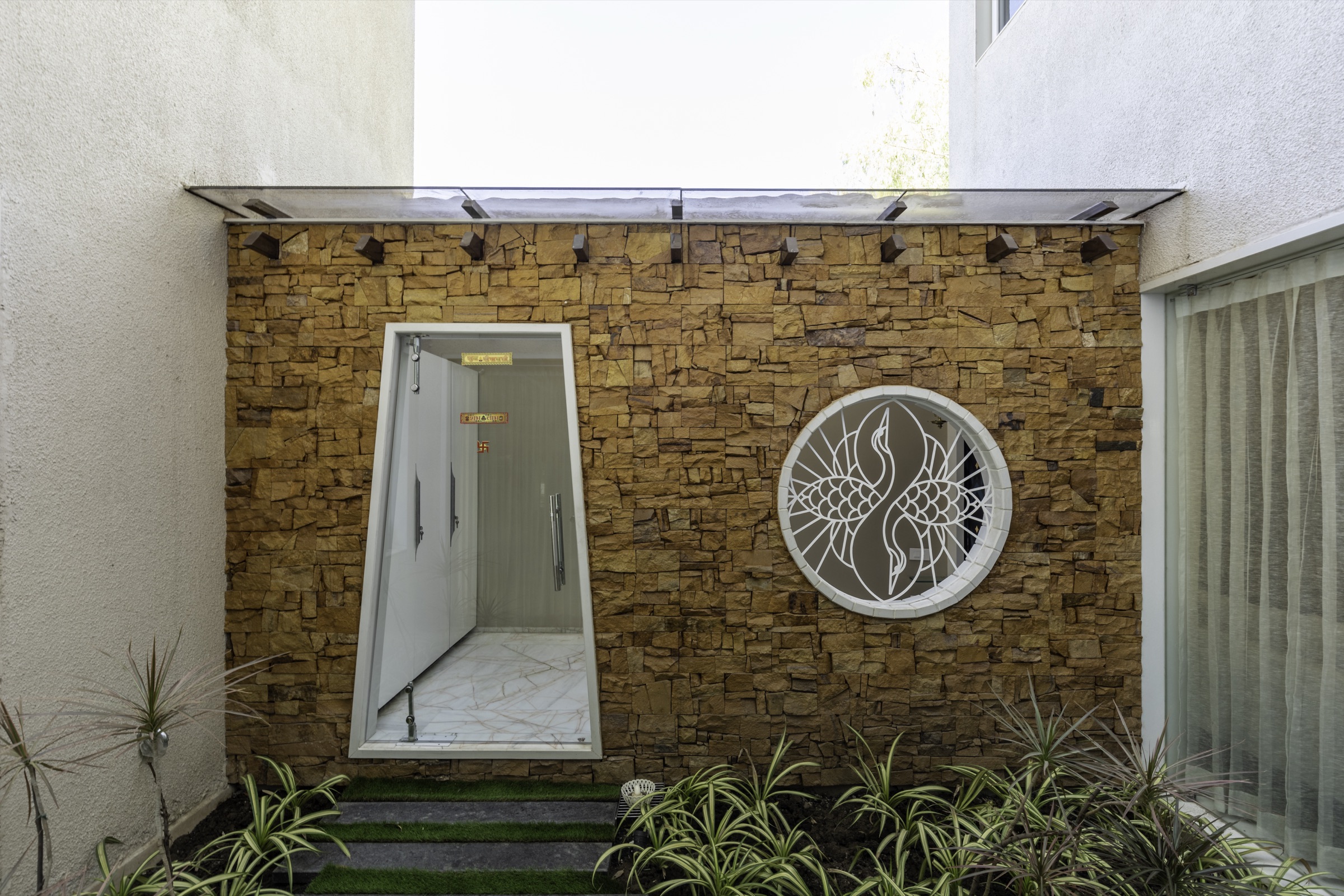 Yellow Stone House 19